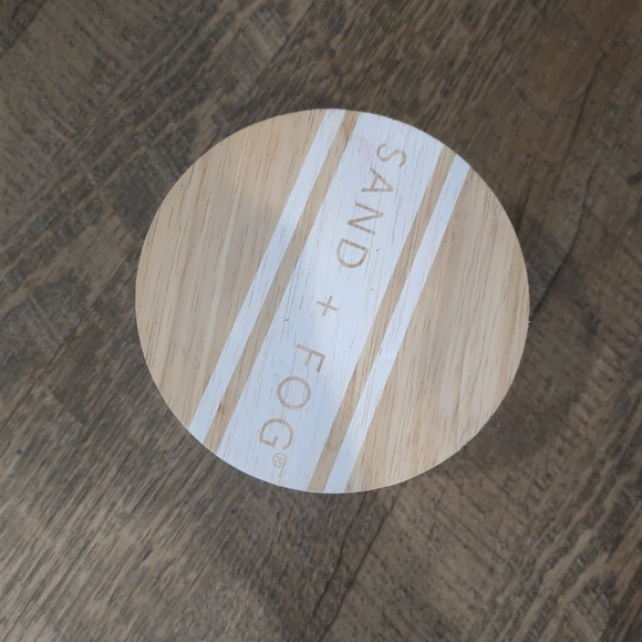 Sand + Fog soy wax blend large candle with wood lid, limoncello - Picture 2 of 5